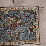 Tapisserie vignes et acanthes d'après William Morris en points des Meurins