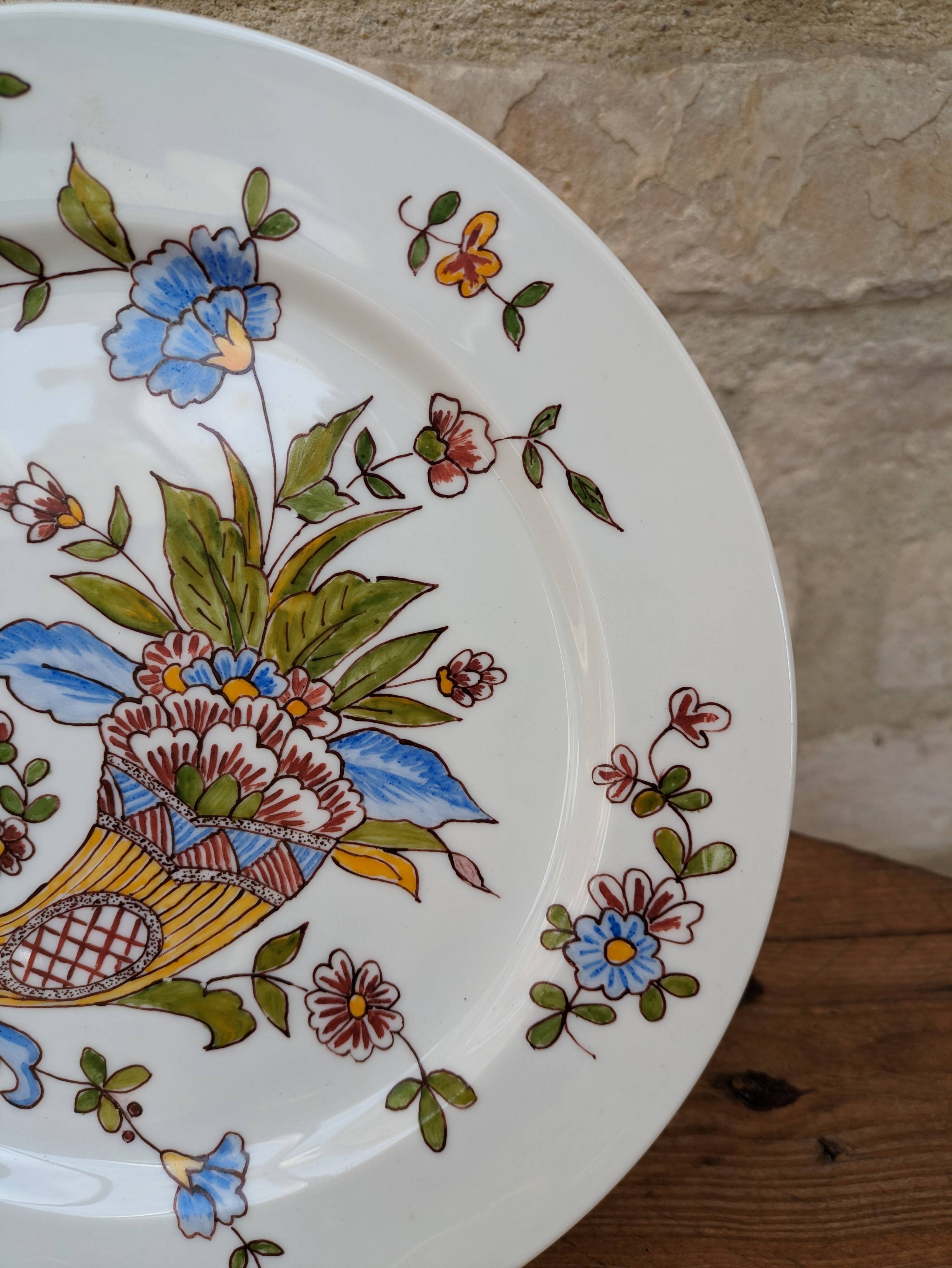 Very beautiful old plate decorated with a cornucopia, hand-painted, Limoges