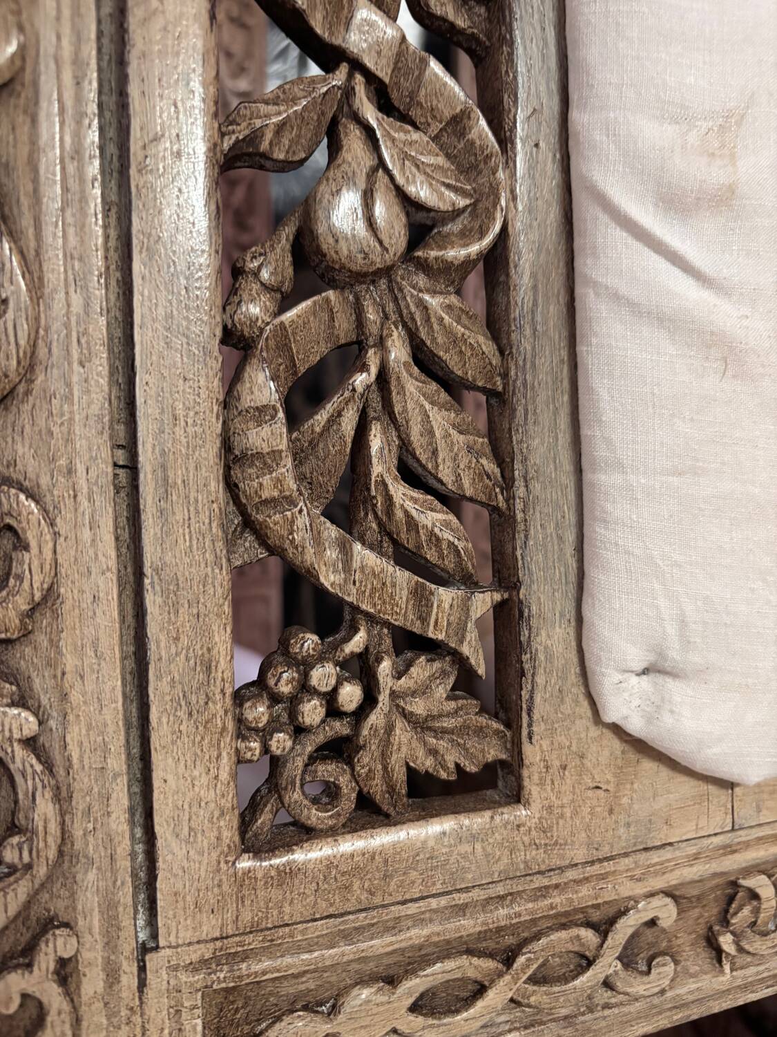 Set of 8 Louis XVI style chairs, late 19th century