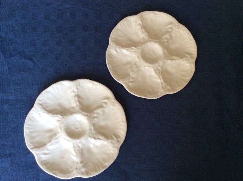 Set of 2 French vintage plates in gien white dabbling
