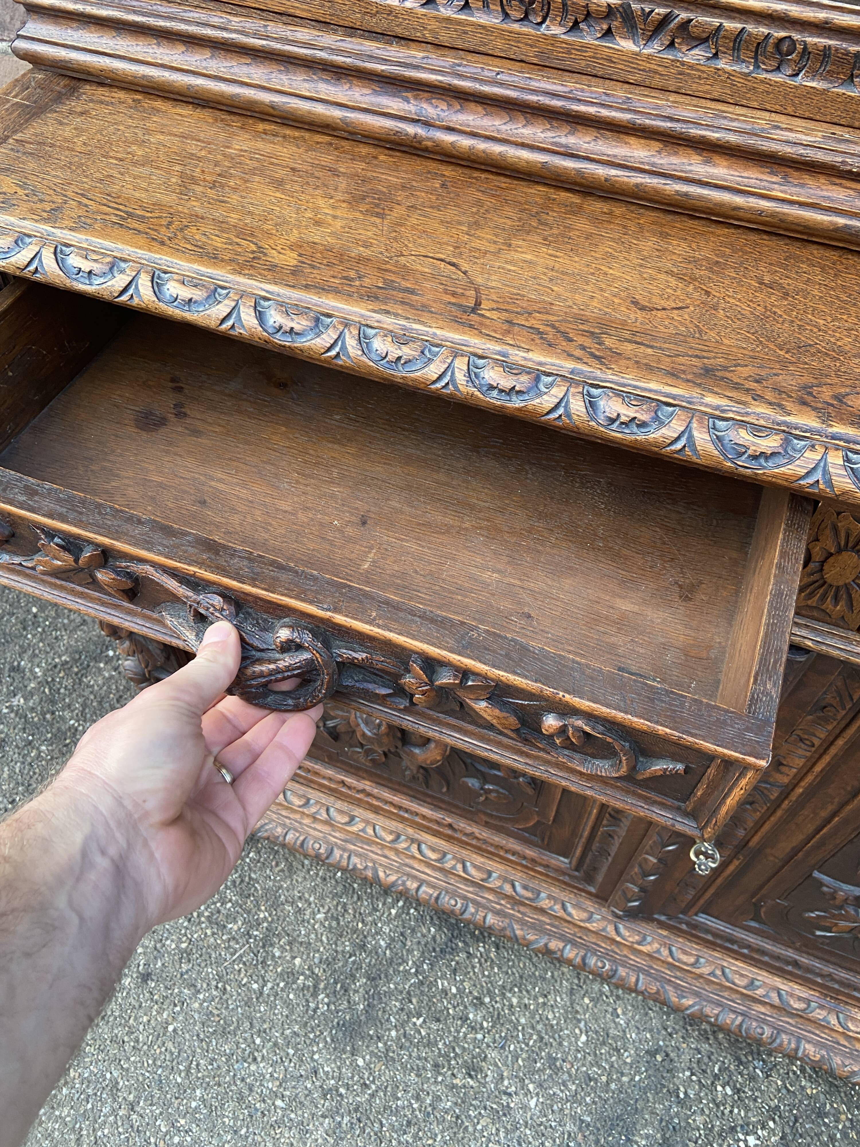 Hunting buffet style Louis XIII Renaissance XXth