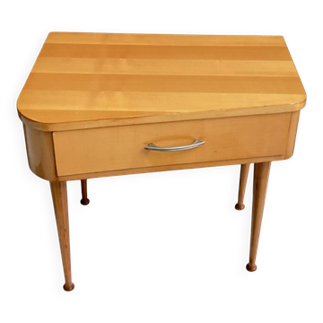 petit cabinet de couloir en forme inhabituelle des années 1960