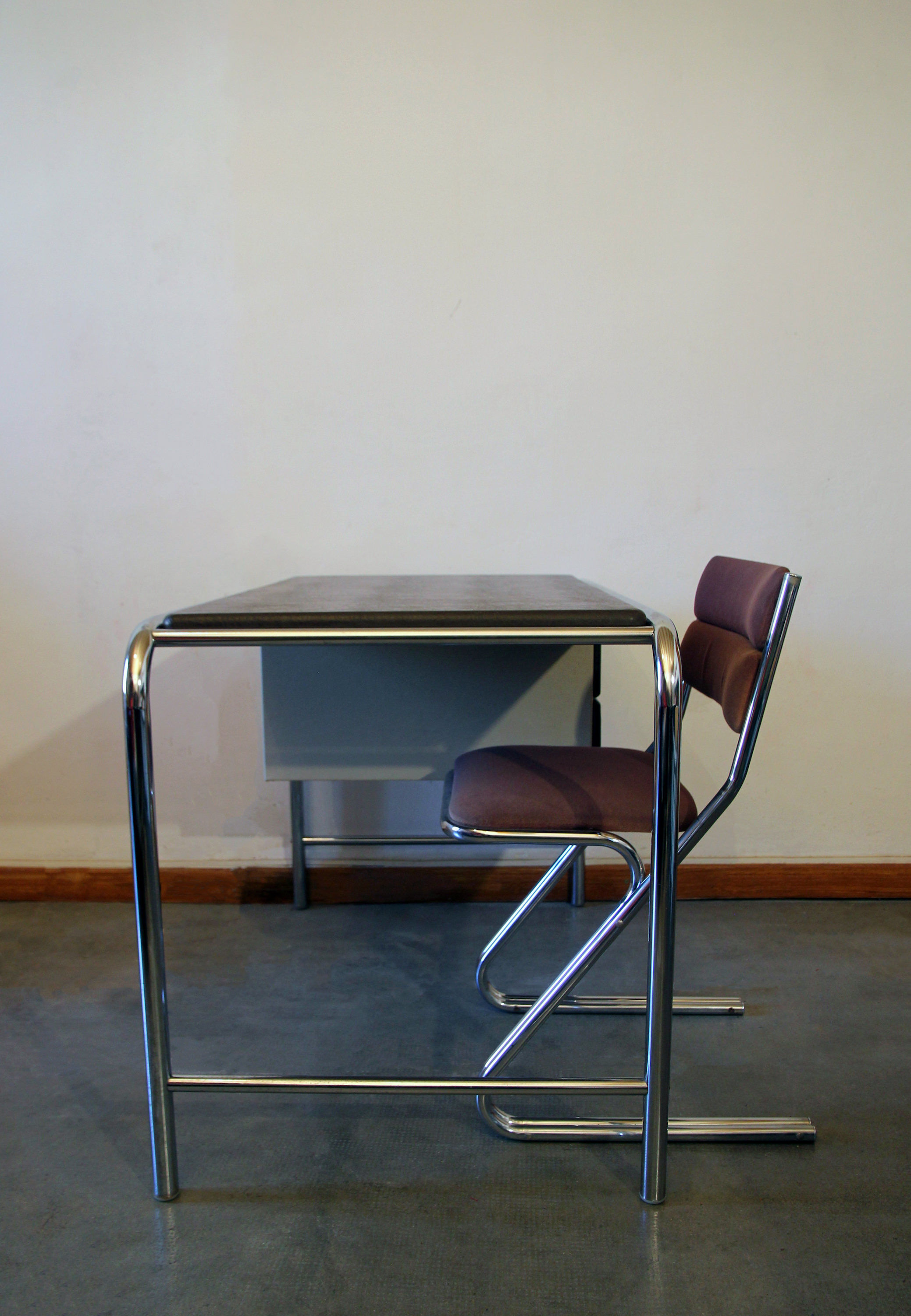 Ensemble Bureau et Chaise Inox Années 70