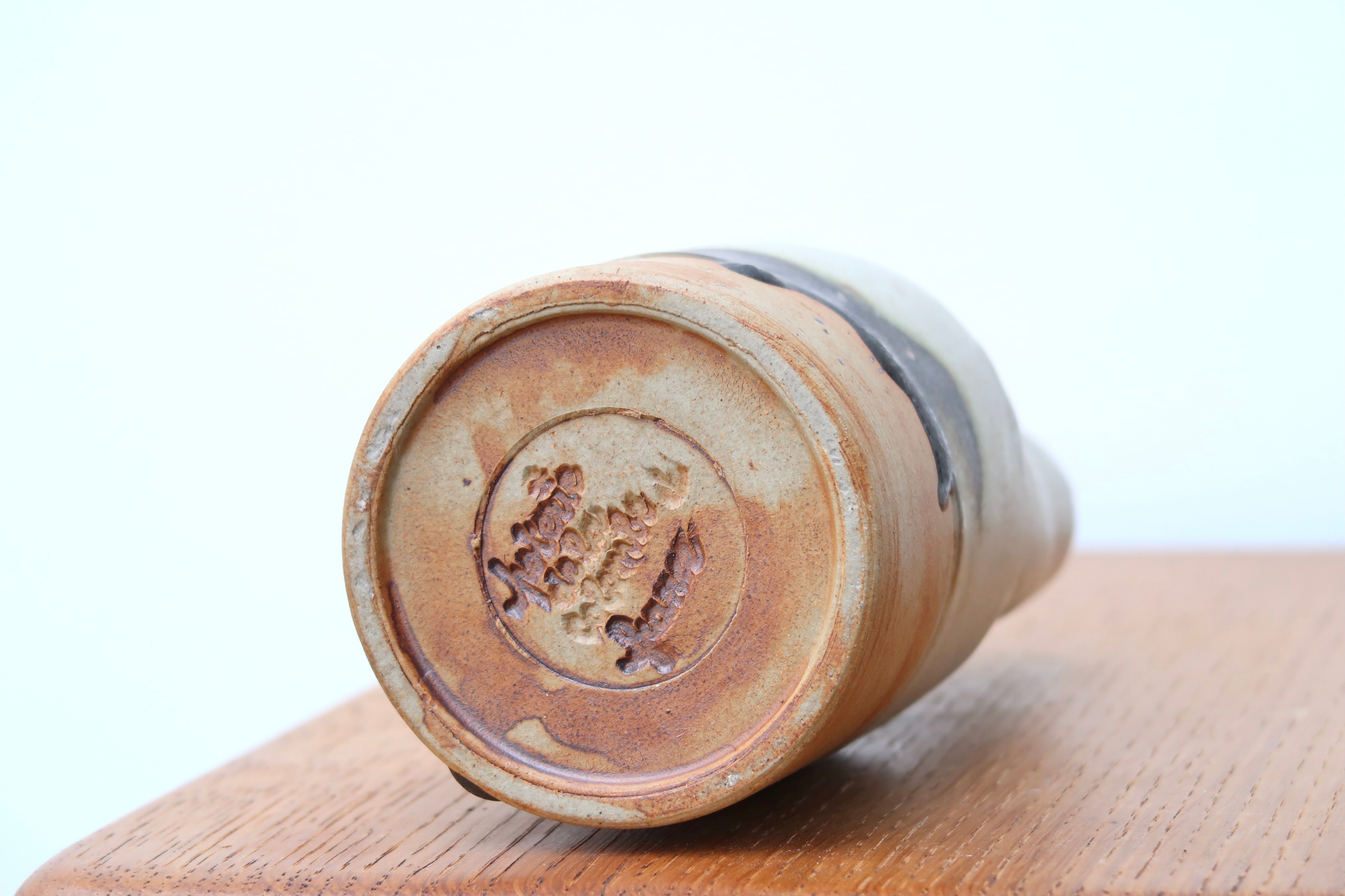 Vase en céramique de la poterie de la colombe
