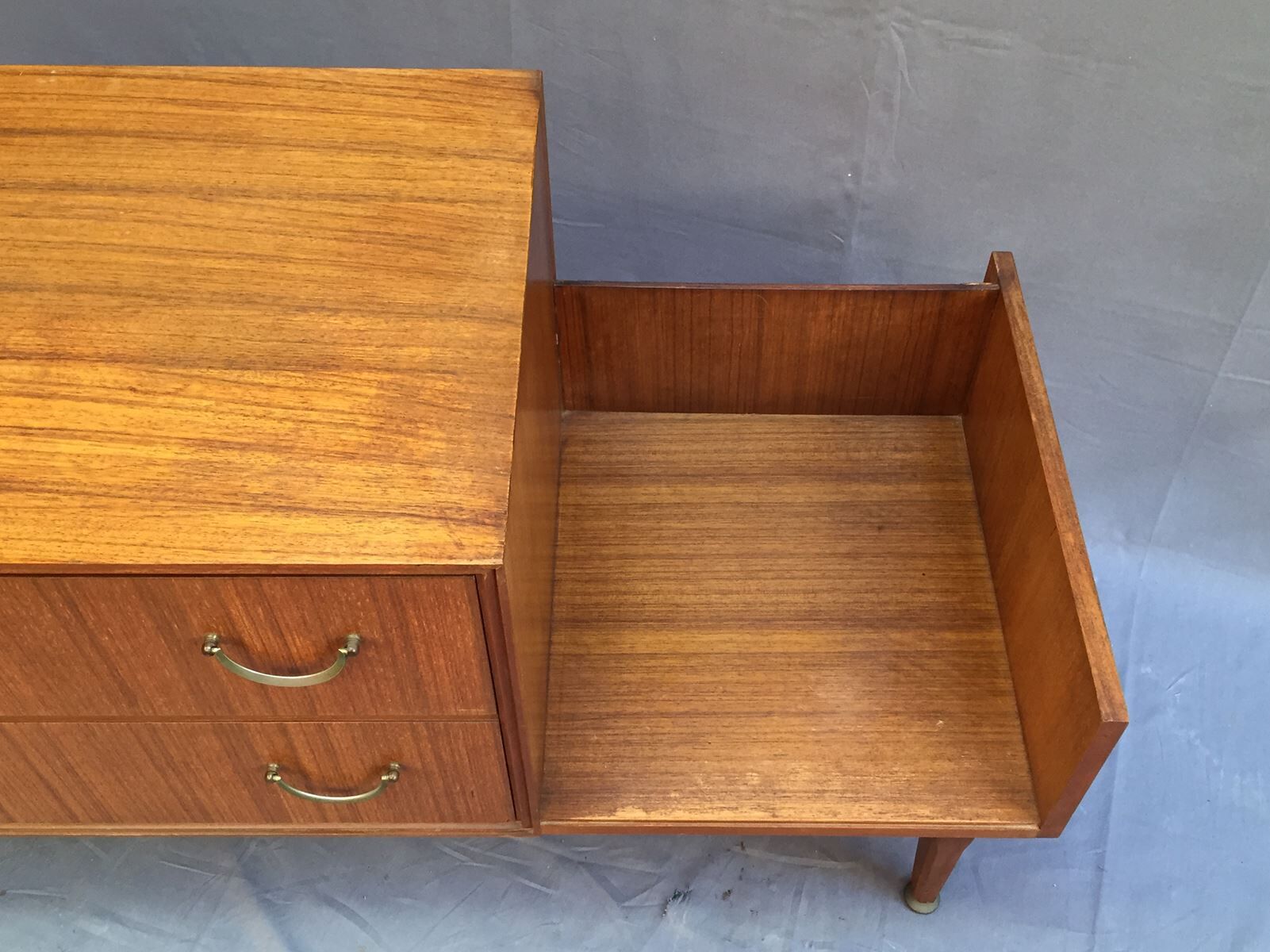 Commode basse en teck années 70