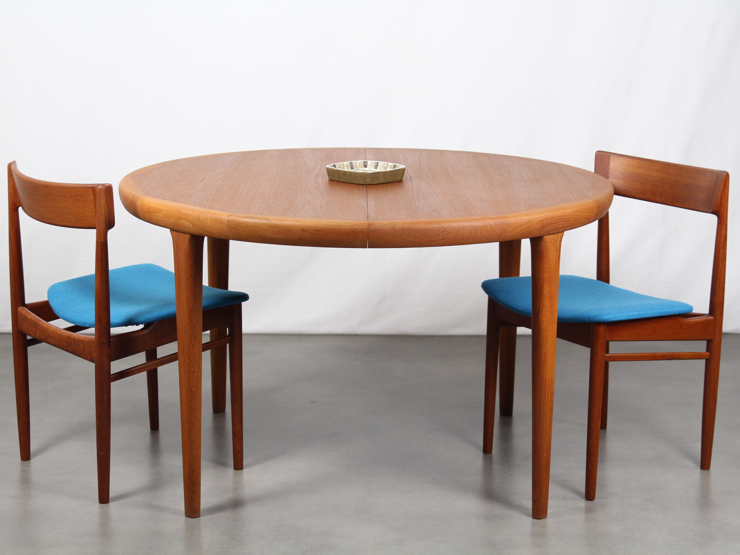 Table round Scandinavian teak