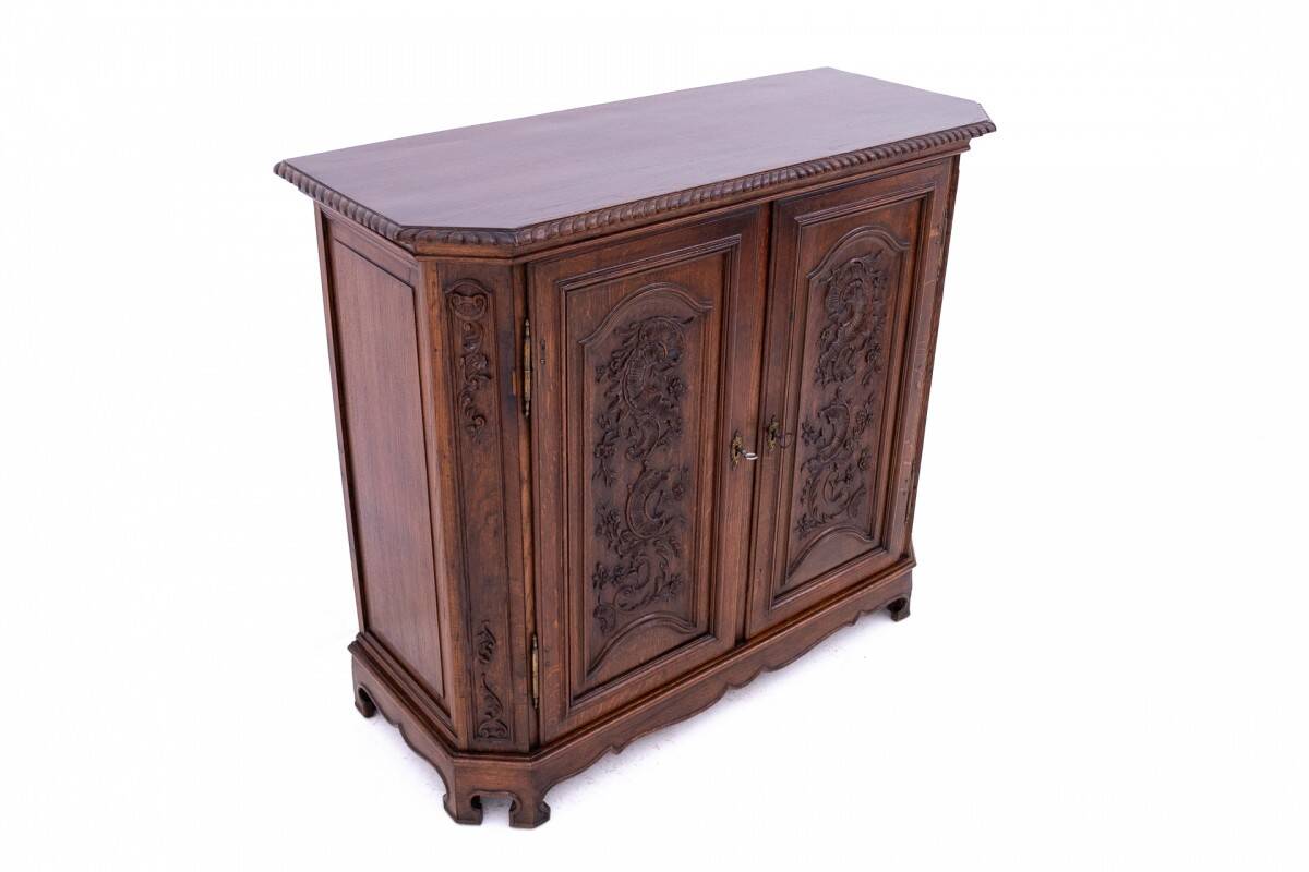 Antique chest of drawers from around 1880, France. After renovation.