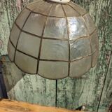 Mother-of-pearl and brass suspension