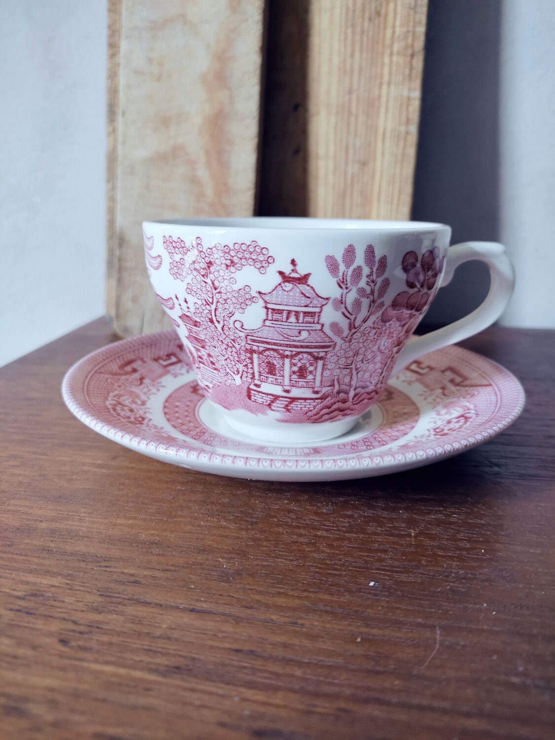 Set of 5 tea cups in English earthenware