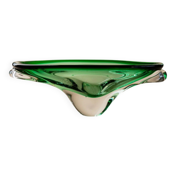 Bol en verre de Murano vert, vide-poche en verre soufflé à la main des années 1970 avec une forme organique.