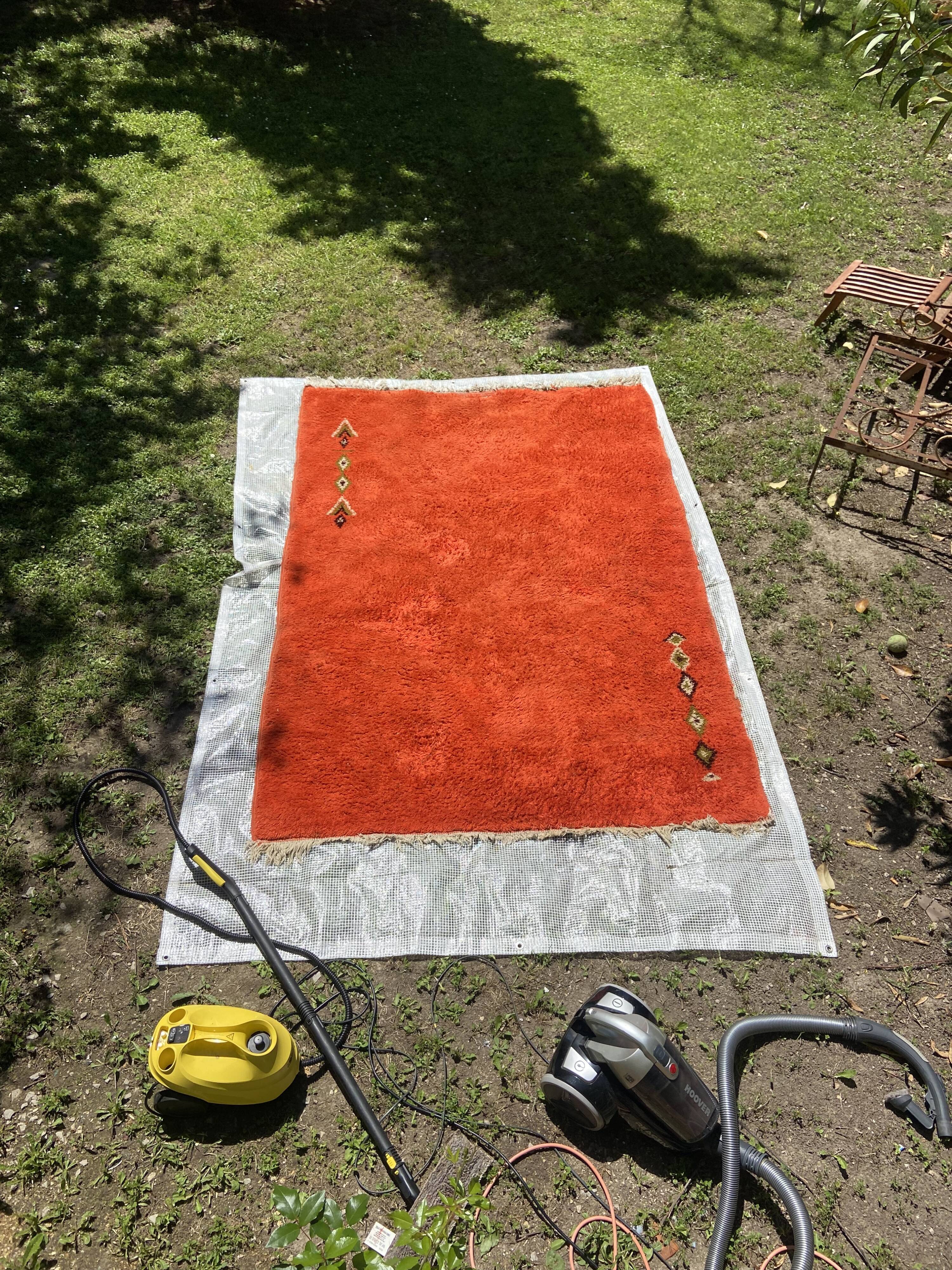 Moroccan carpet in vintage wool