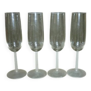 Large champagne flutes