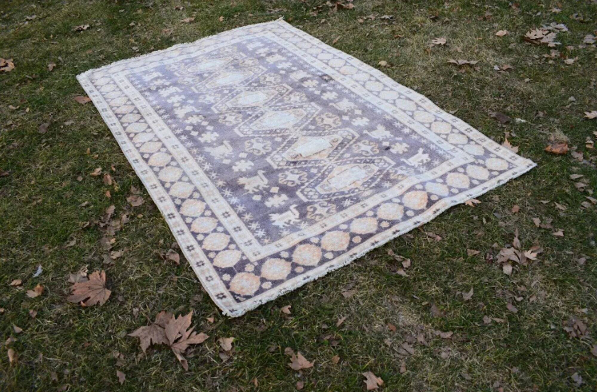 Vintage Turkish Oushak rug 136x202 cm