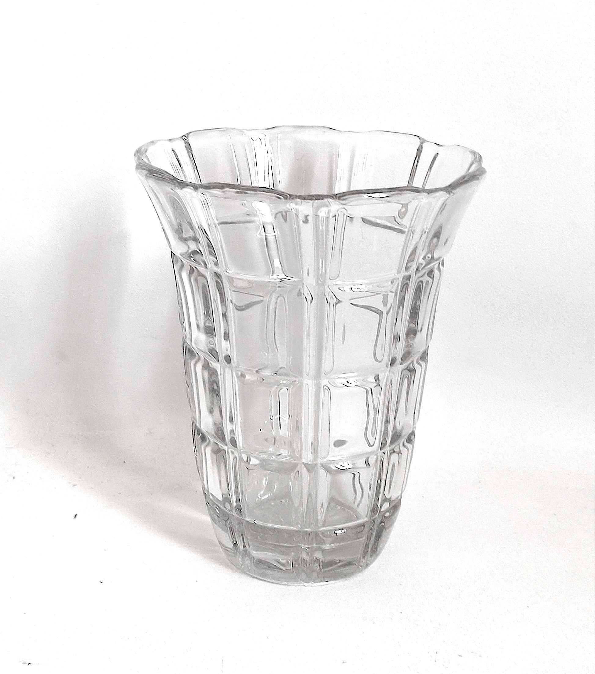 Large chiseled crystal vase from the 60s Height 25.5 cm