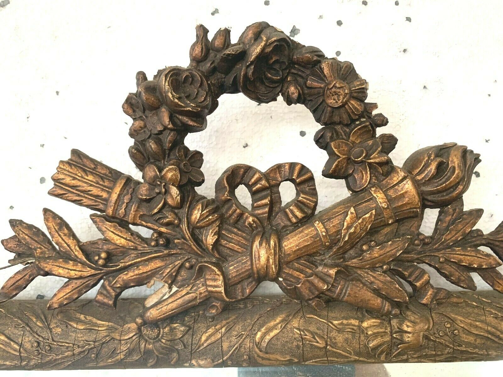 Louis XVI style mirror in wood and patinated stucco XX century 105 X  75cm