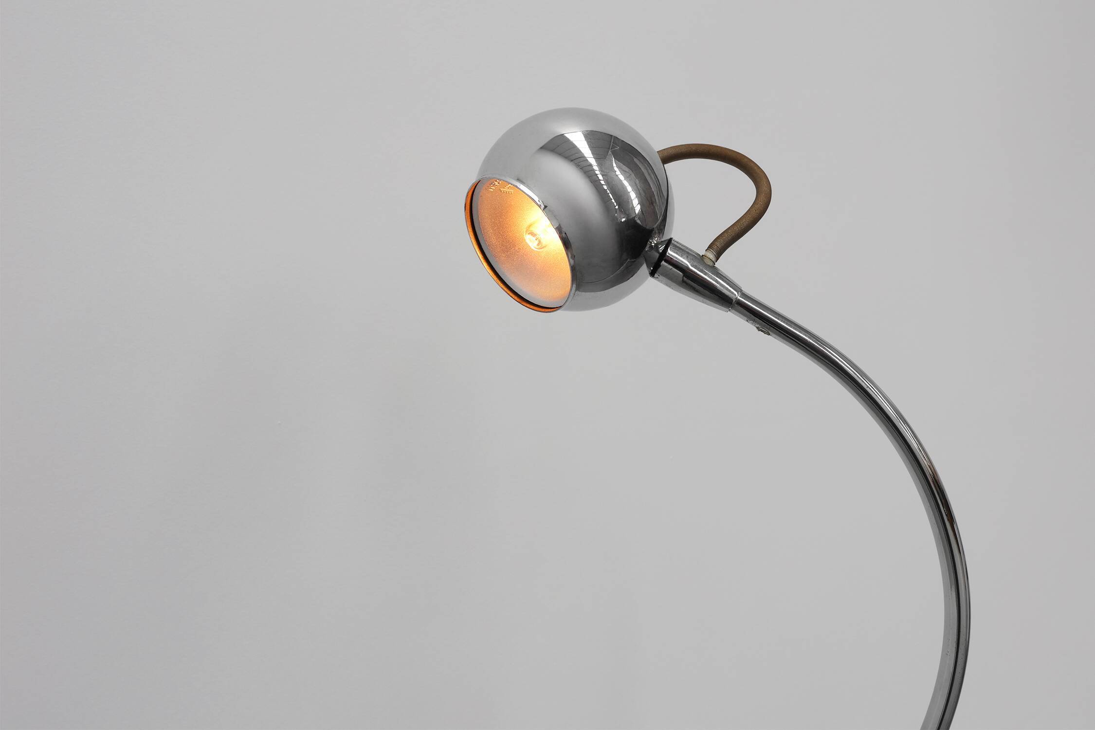 Lampadaire chromé de style Mid-Century, par Nordlux, Danemark, années 1970