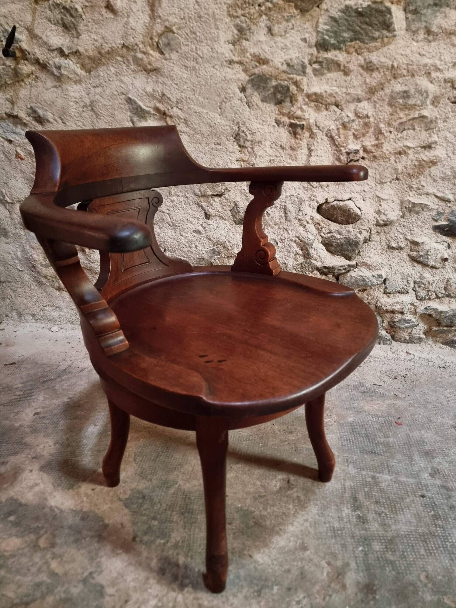 Antique wooden office chair – swivel captain's chair – walnut chair – early 1900s