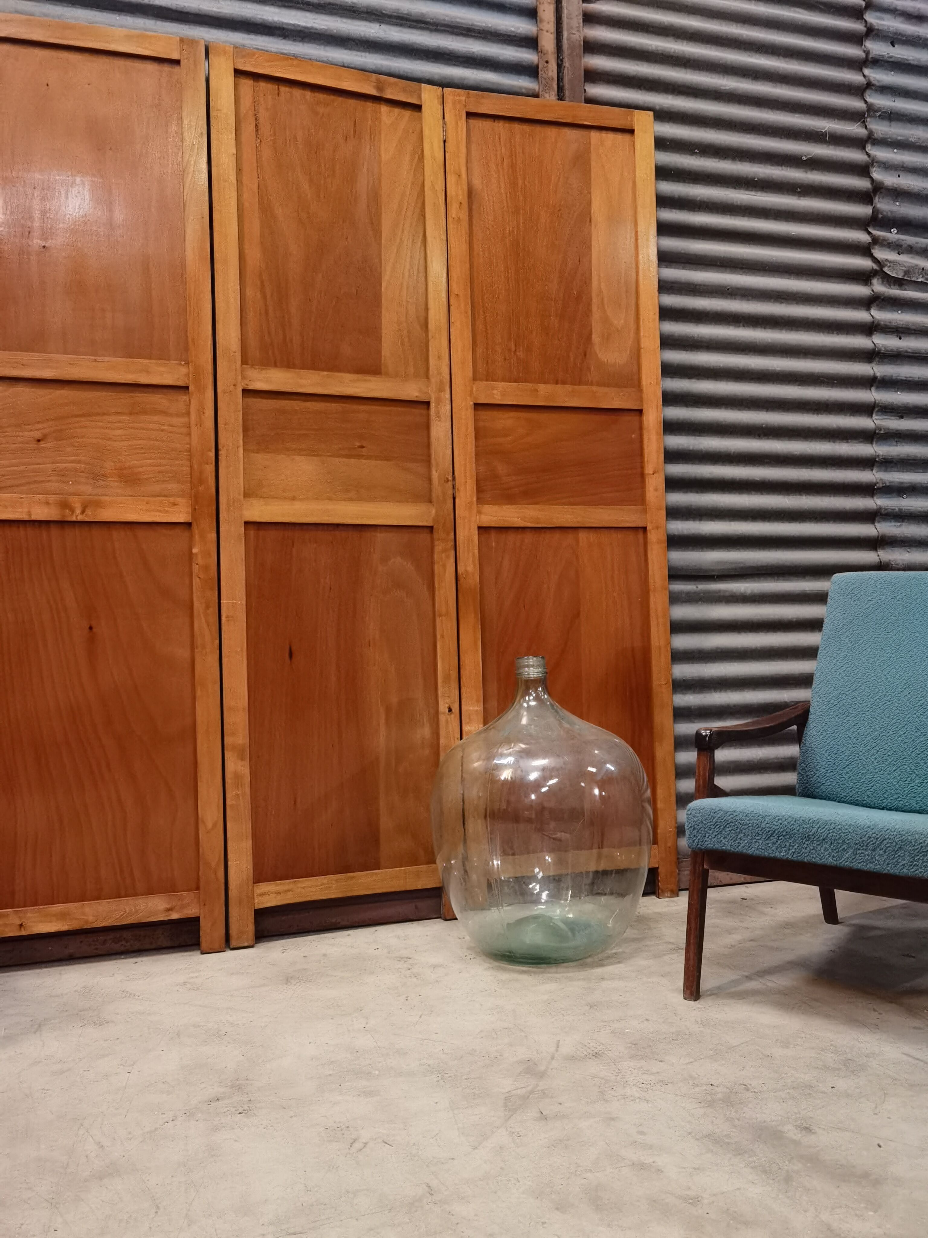 Wooden screen year 60