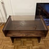 Table basse style brutaliste