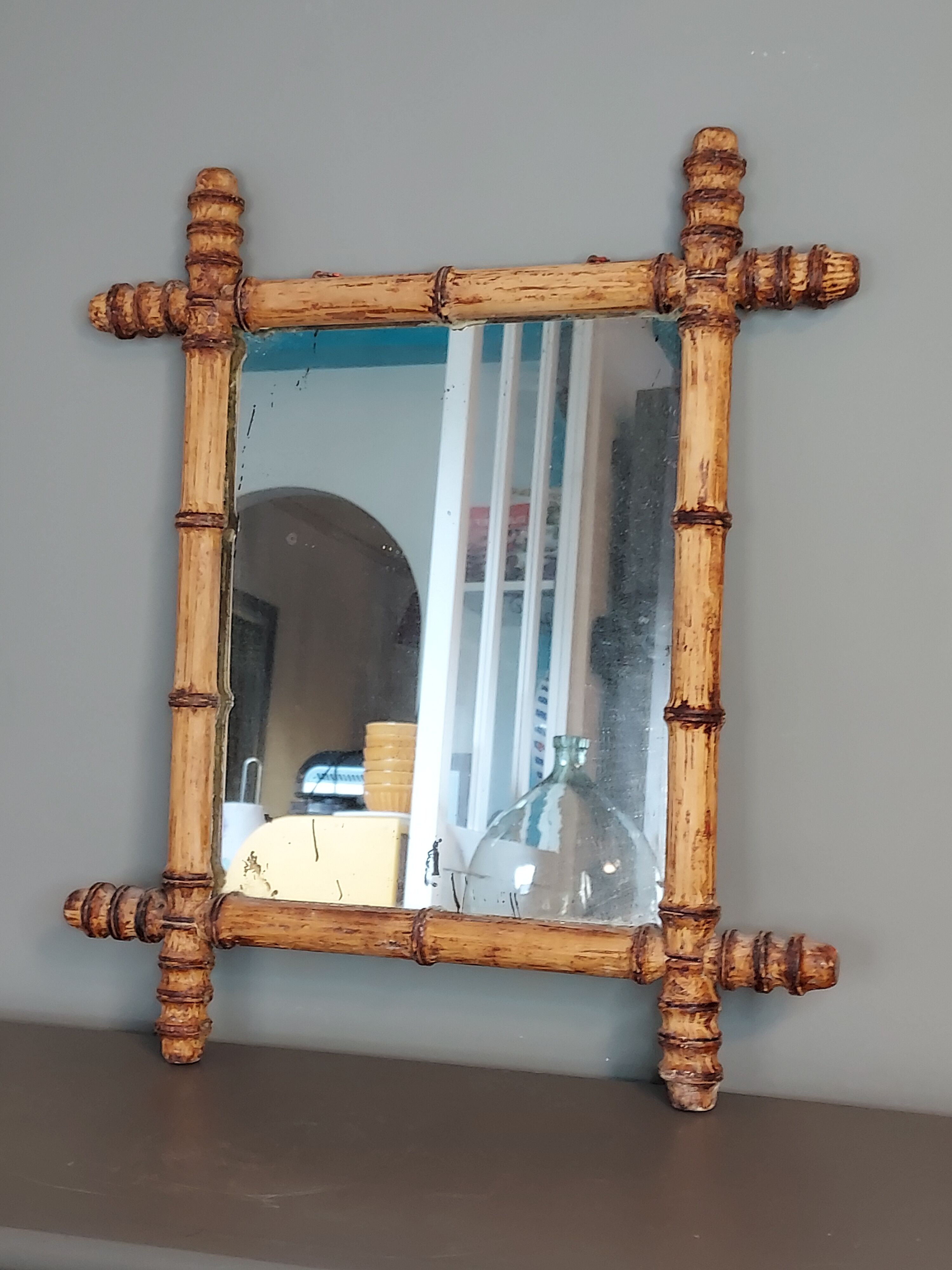 Mirror in turned wood