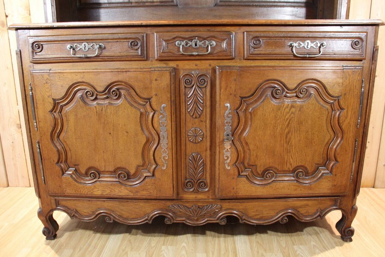 small 18th century Lorraine dresser