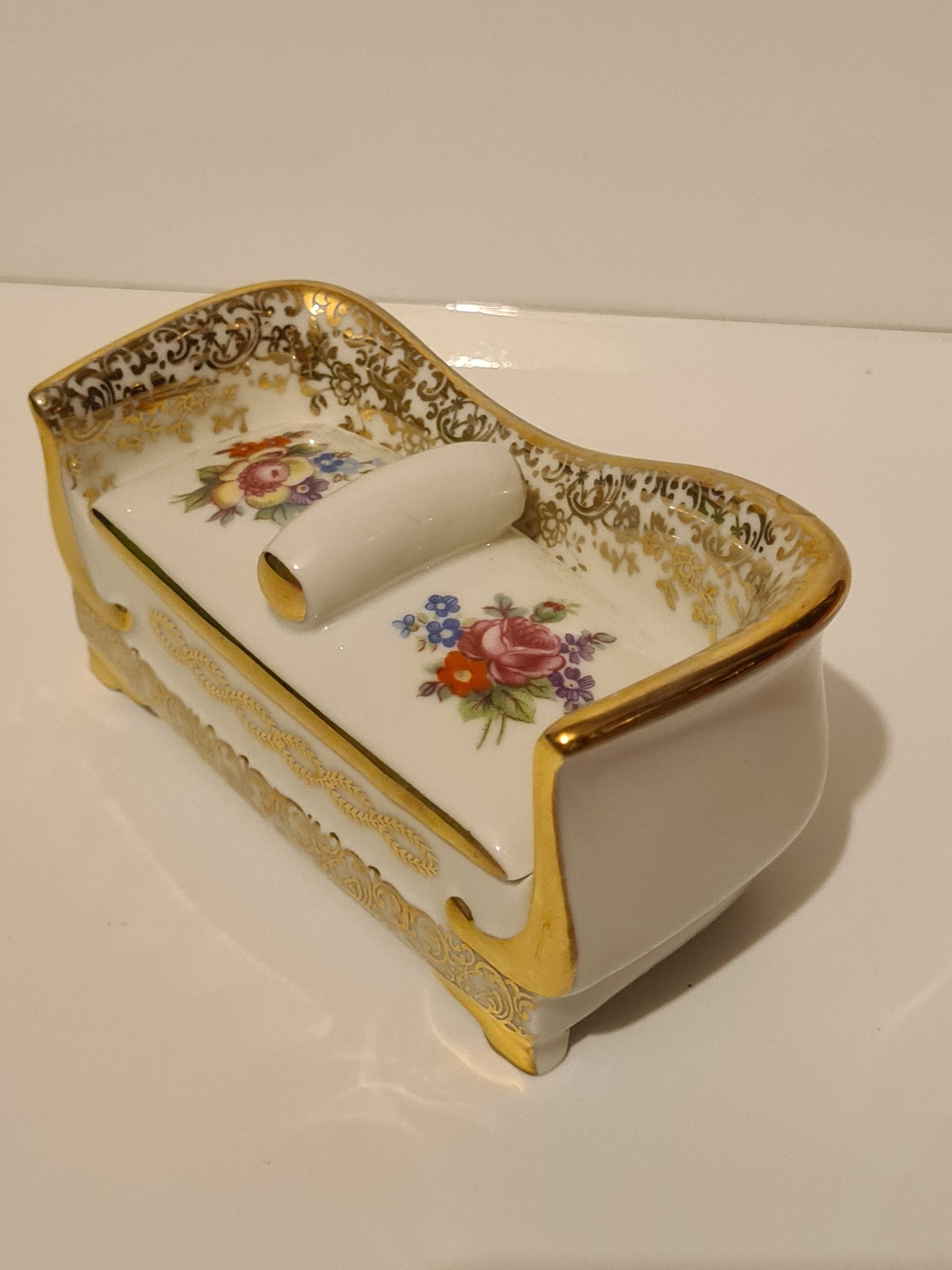 Boîte porcelaine de limoges s a décor floral