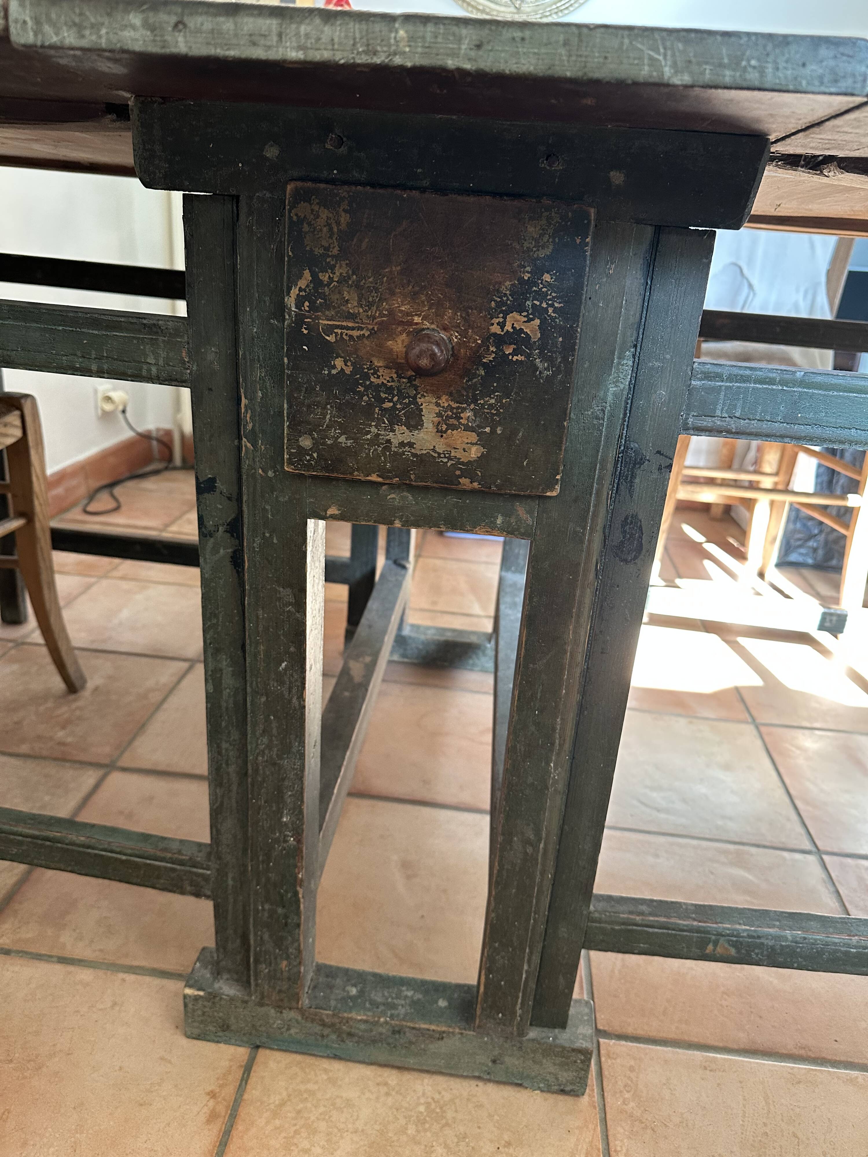 Table à manger suédoise gustavienne