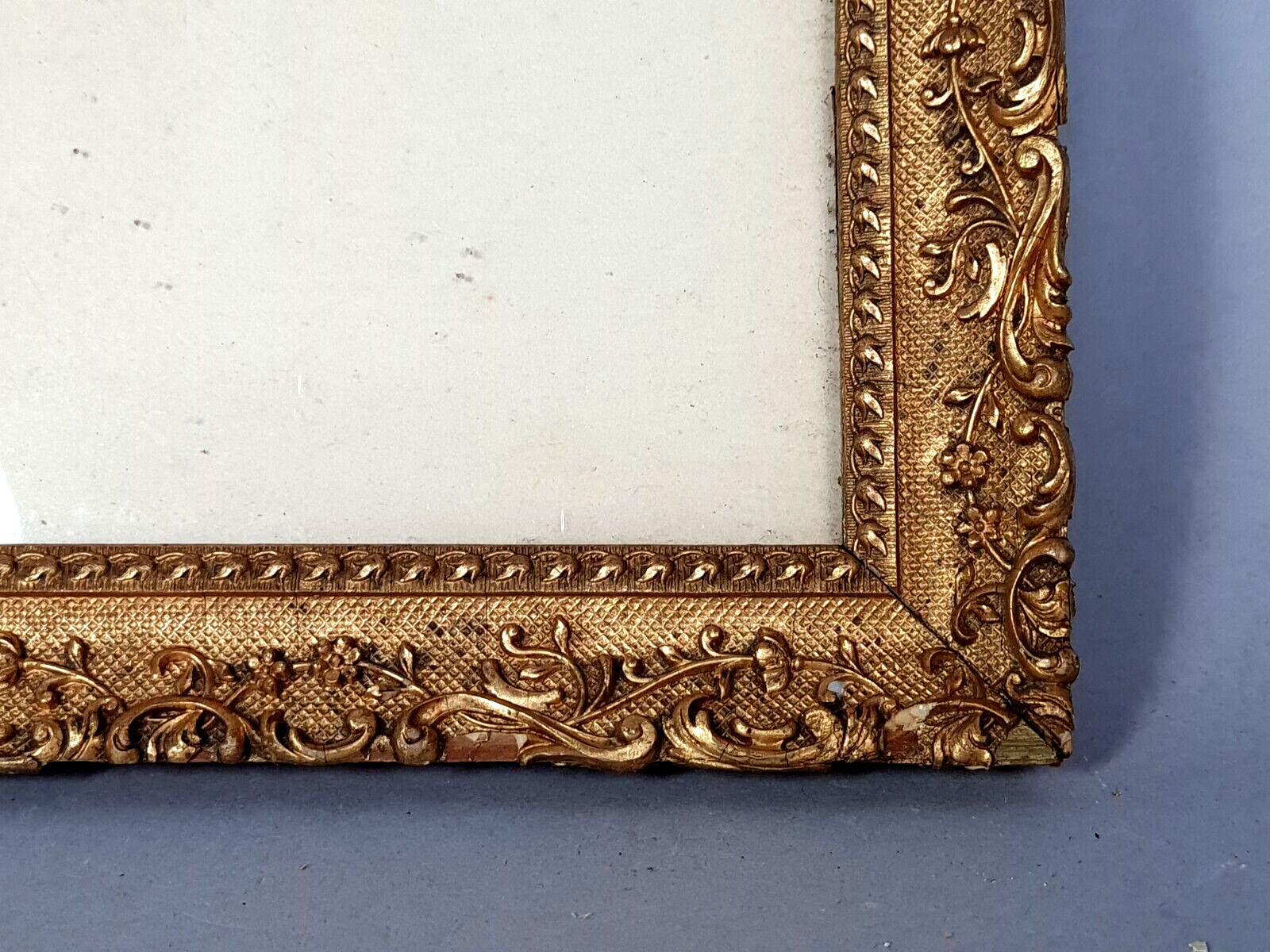 Old frame 33x26 foliage 29x22 cm wood gilded stucco gold leaf +glass SB158