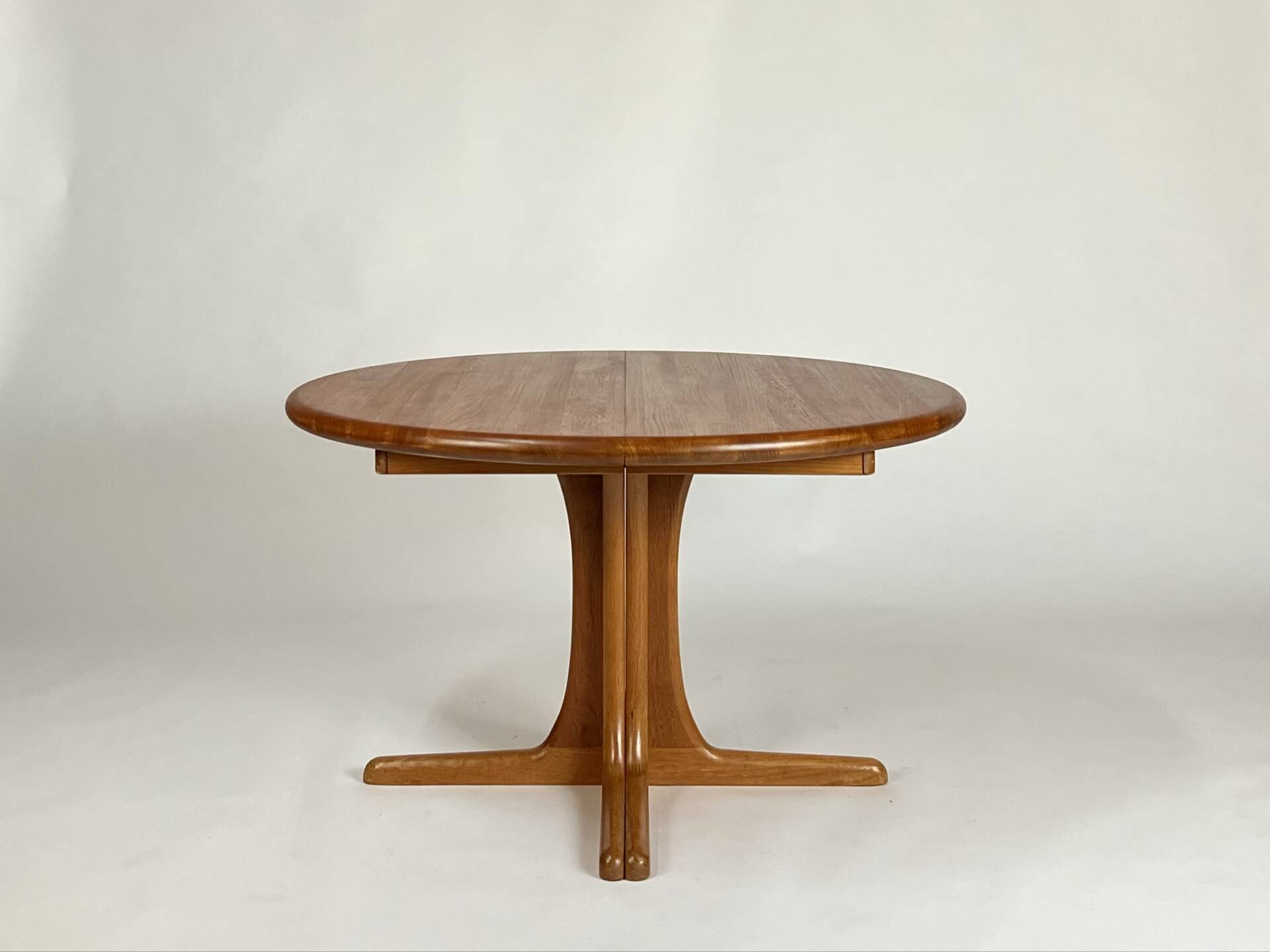 Vintage round teak dining table solid wood danish design 70s