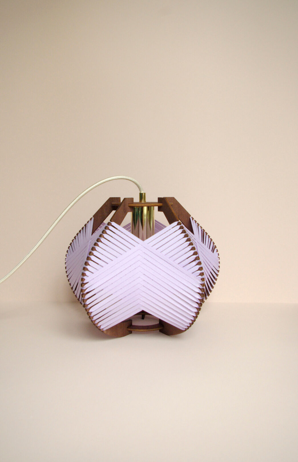 Woven lilac lamp to hang