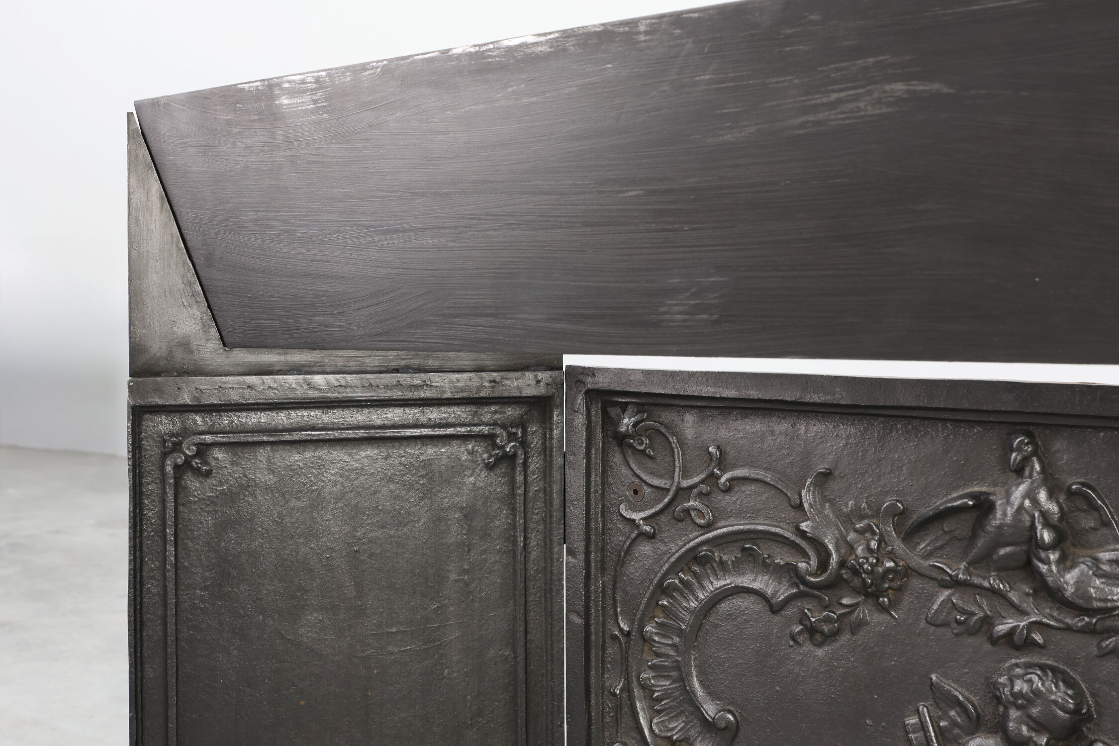Antique Rococo style Fireback in cast iron, France ca. 1780