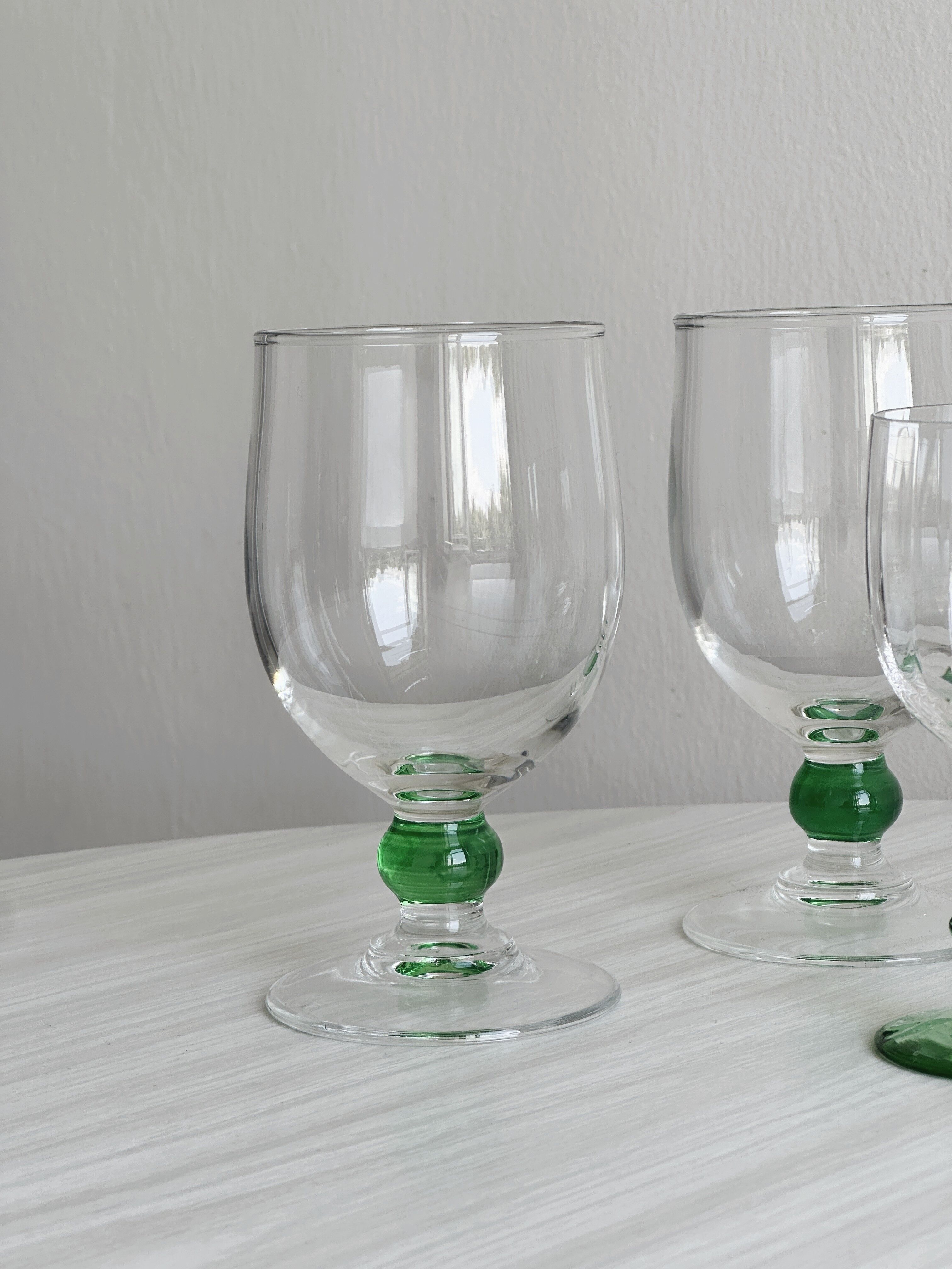 Lot de 4 verres vintage à pied vert