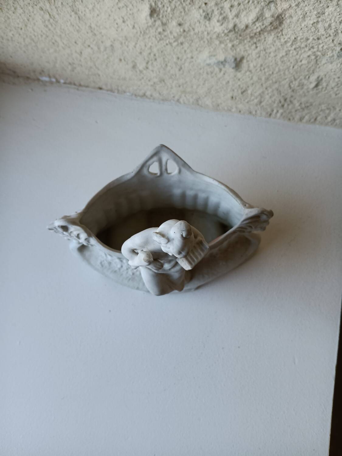 Flower girl/Vase Lady with a bird