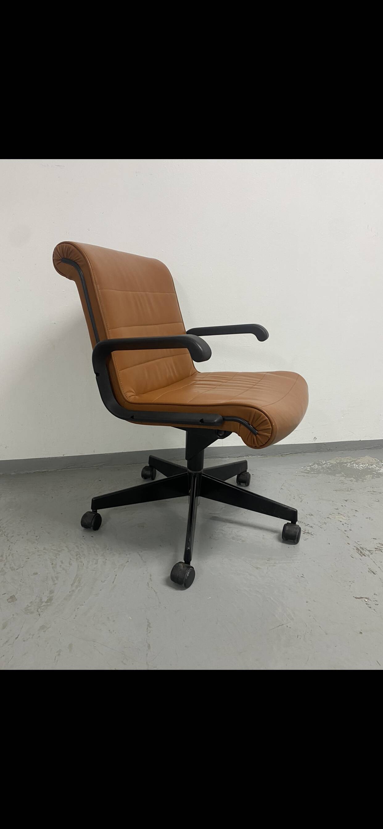 Leather armchair Cognac Richard Sapper Knoll edition