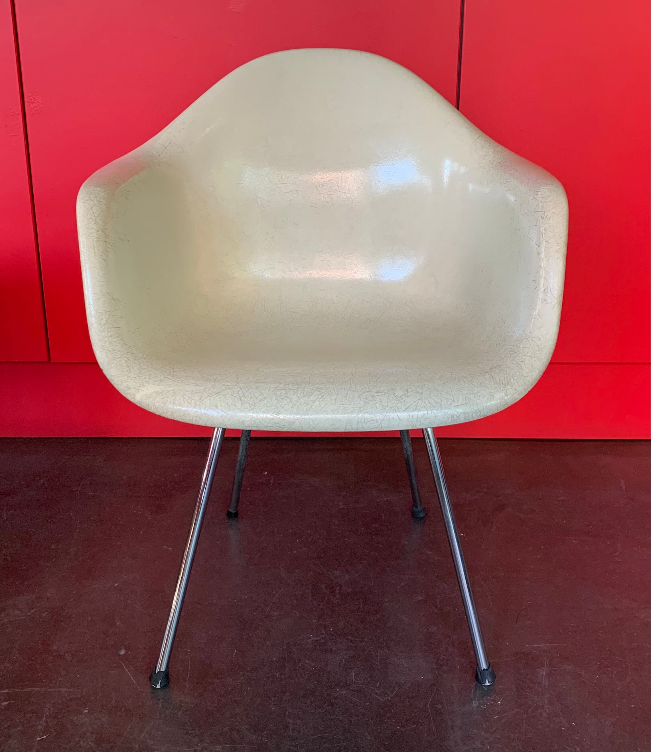 Fauteuil en fibre de verre de Charles & Ray Eames, Hermann Miller