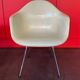 Fauteuil en fibre de verre de Charles & Ray Eames, Hermann Miller