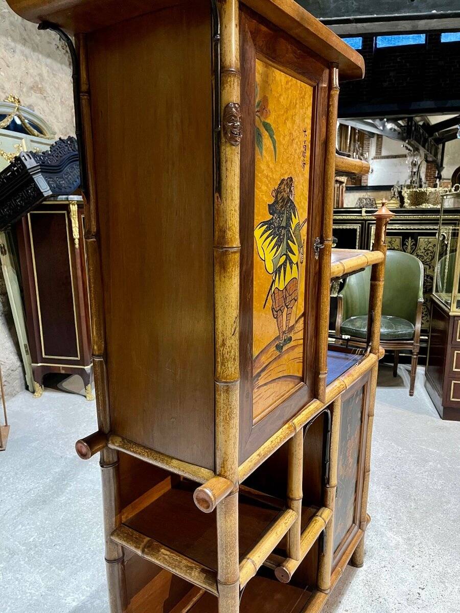 Japanese-style cabinet attributed to Perret and Vibert from the Napoleonic III period.