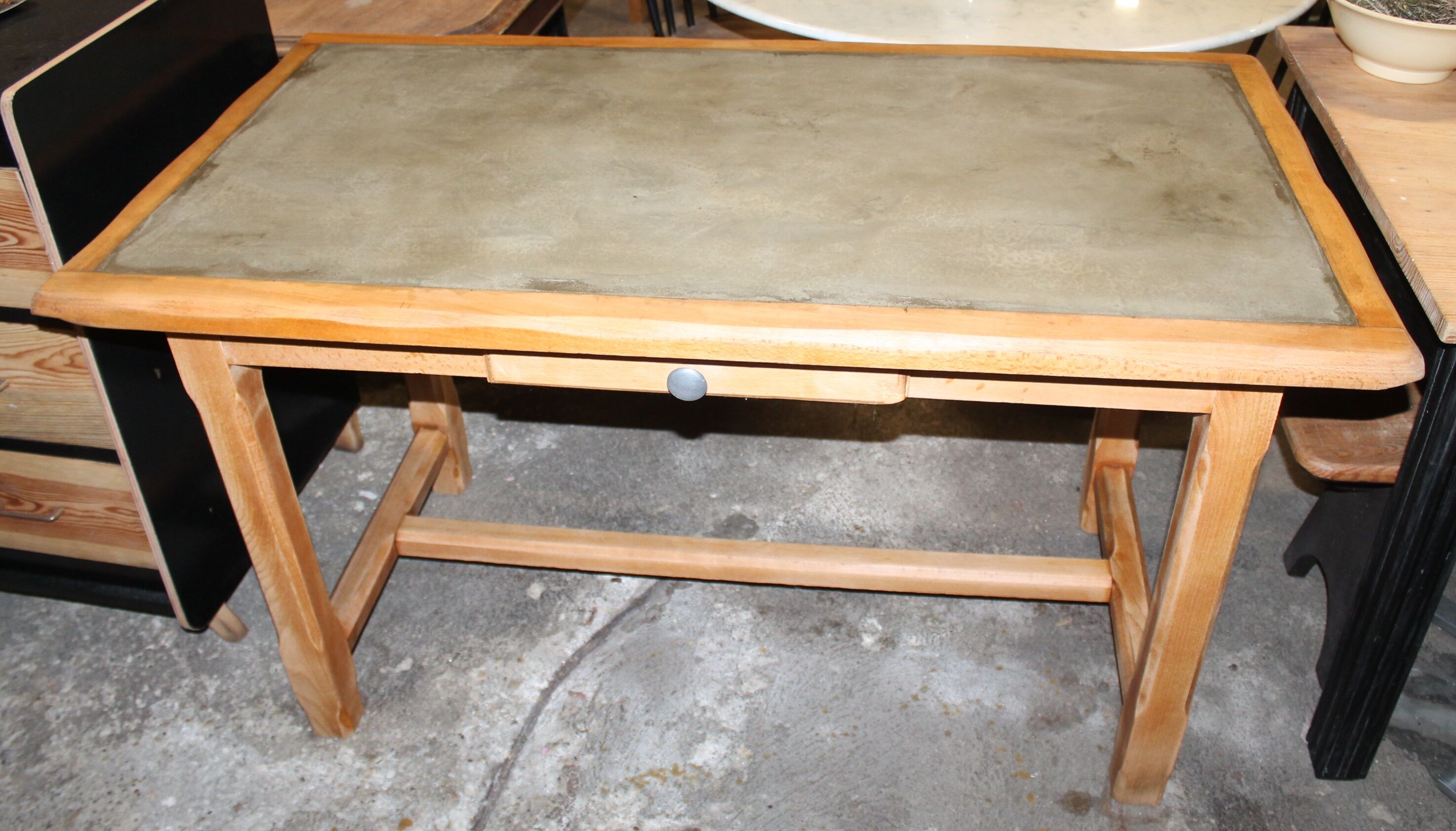 Waxed concrete top table