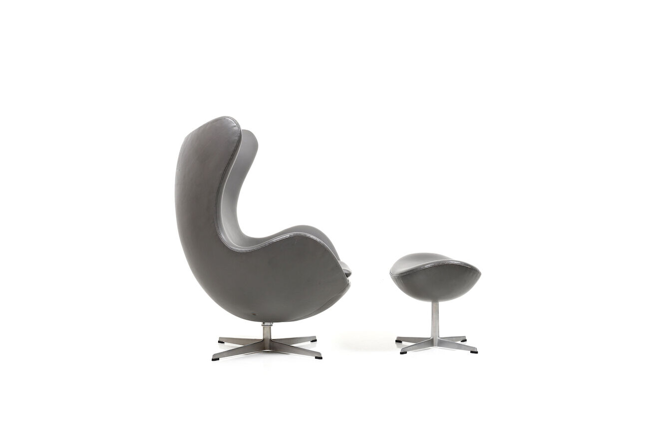 Arne Jacobsen Egg Chair with Tilt Function