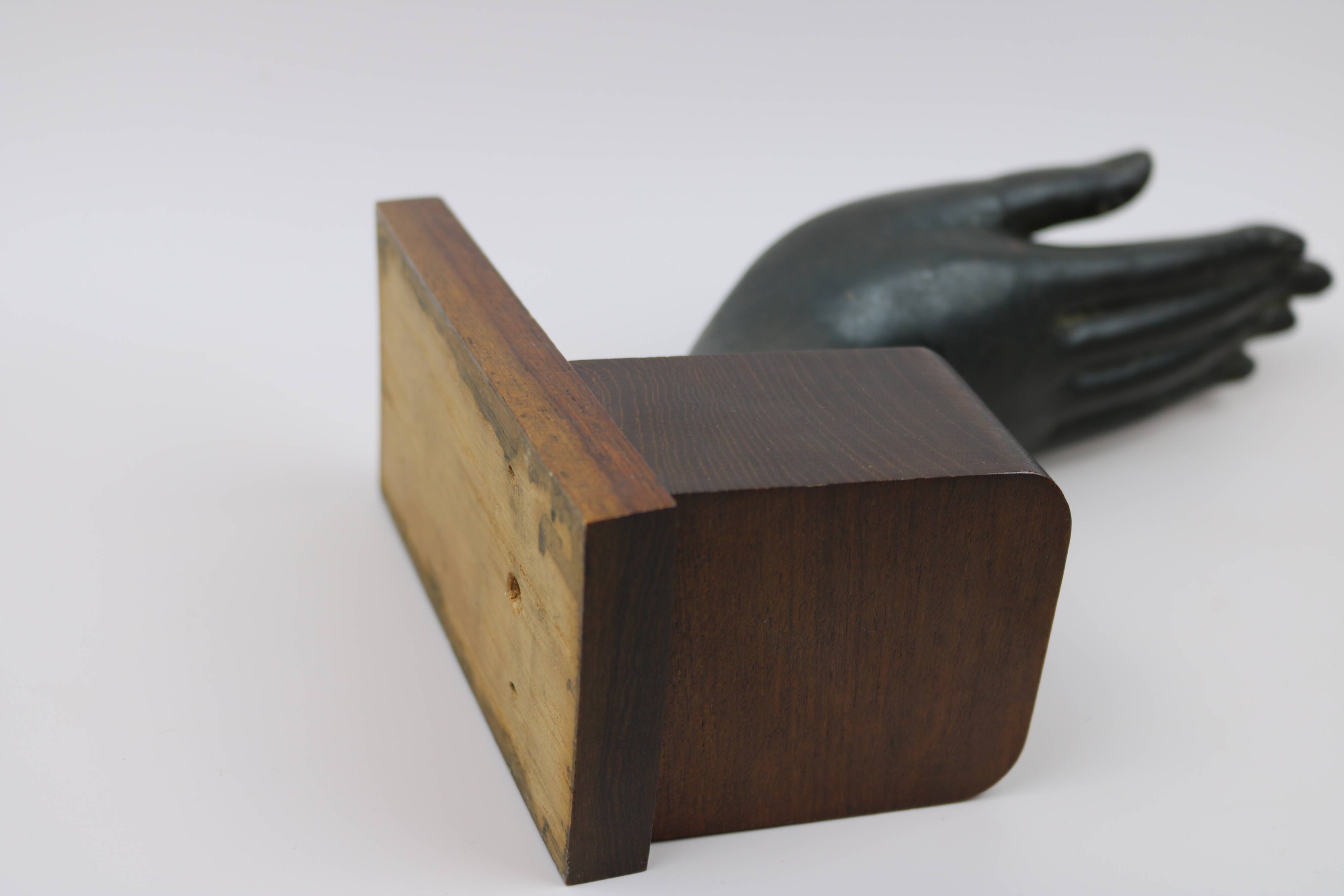 Serre Livre statue main de Bouddha