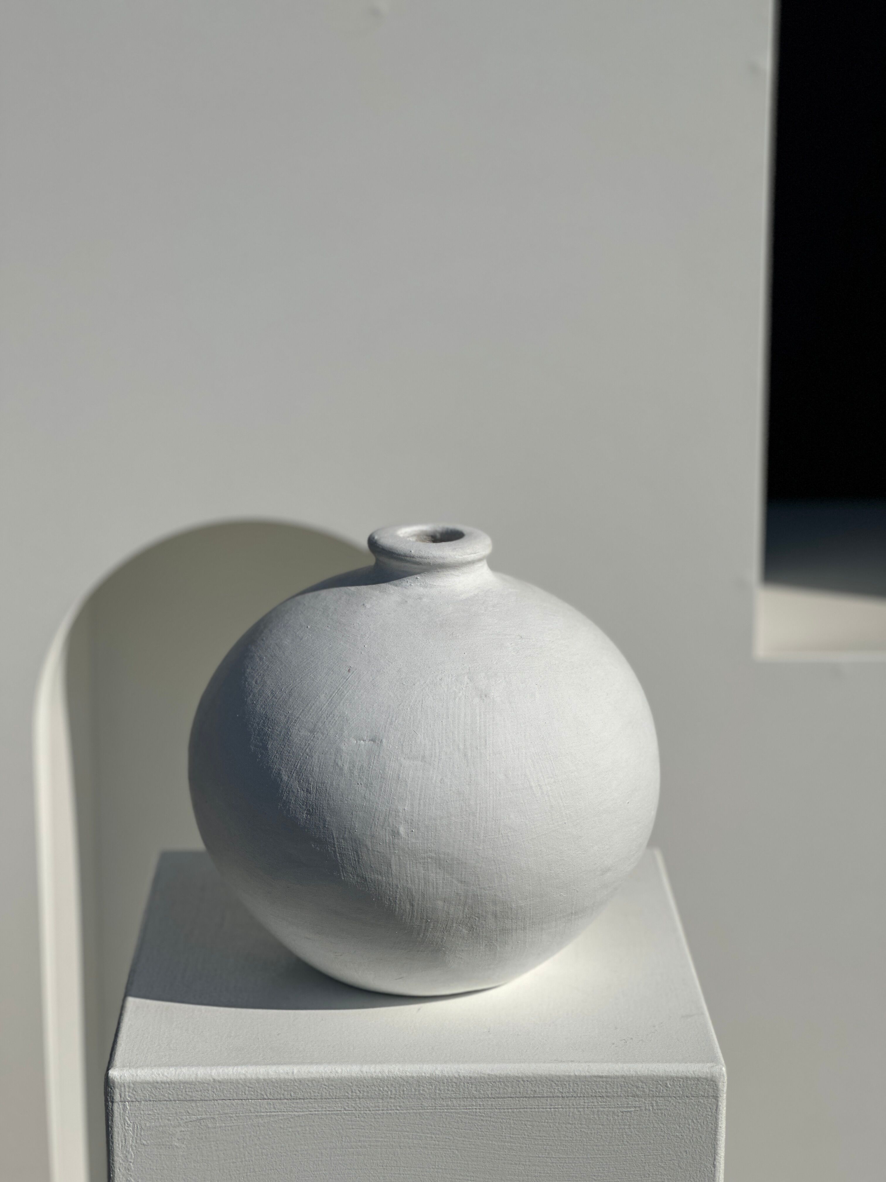 Handcrafted terracotta ball vase painted white H:24 D:26