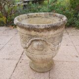 Reconstituted stone planter
