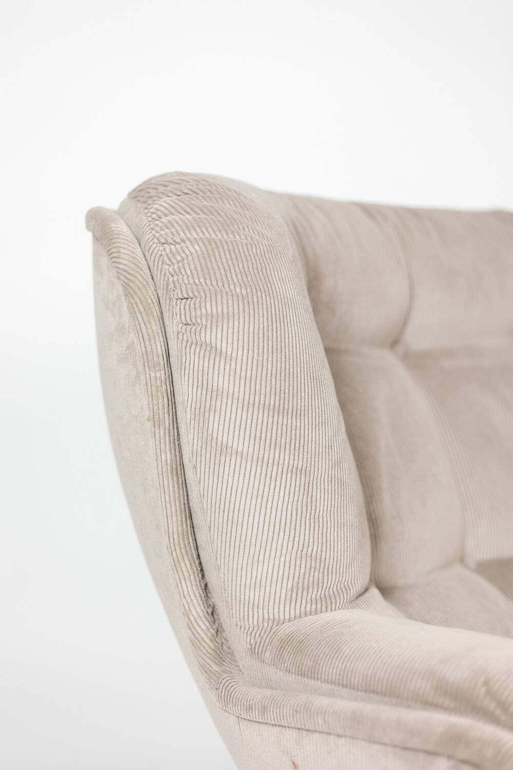 "Karaté" armchair in velvet by Michel Cadestin for Airborne, circa 1970.