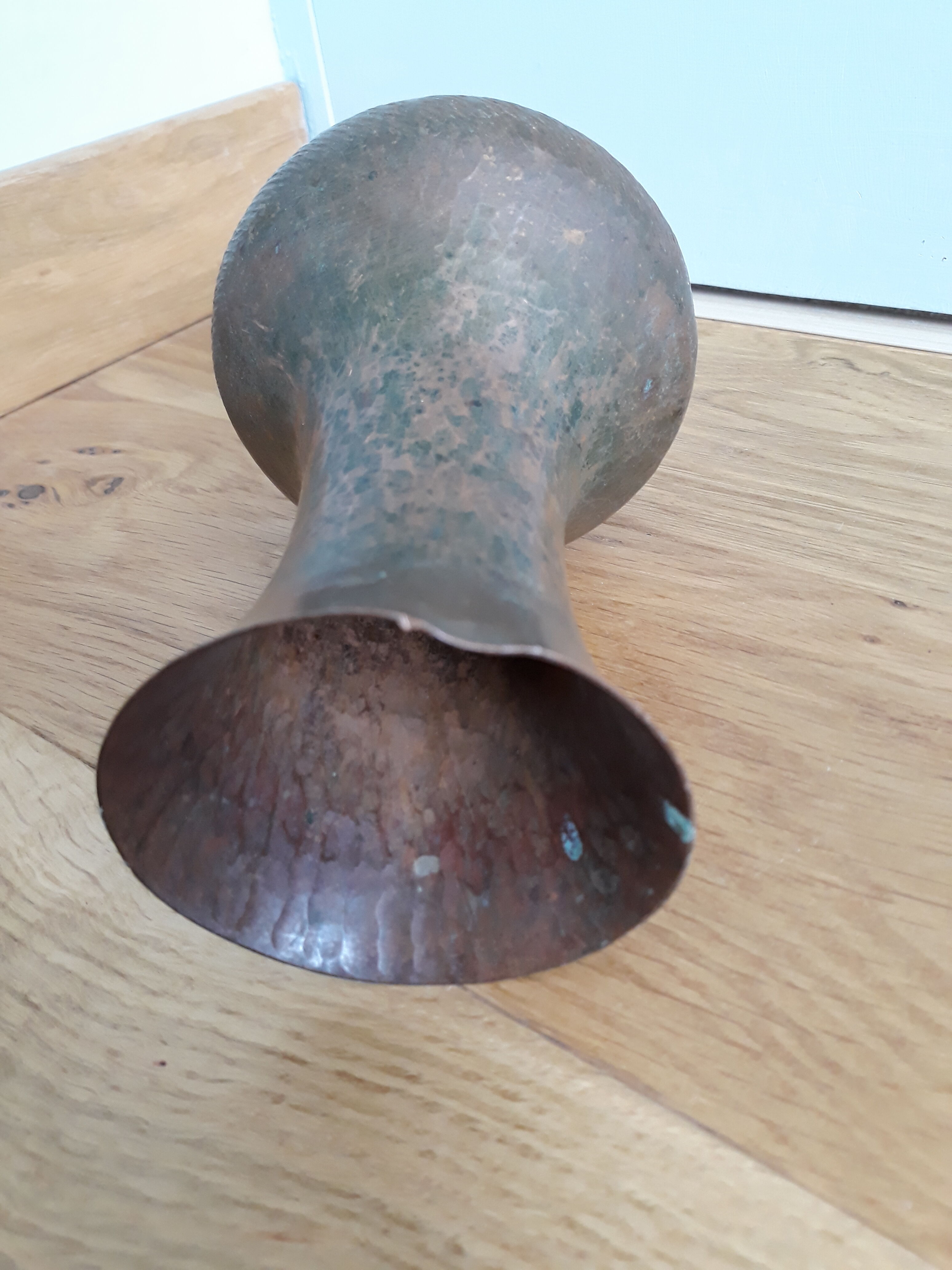 Artisanal vase from Mexico in hammered copper