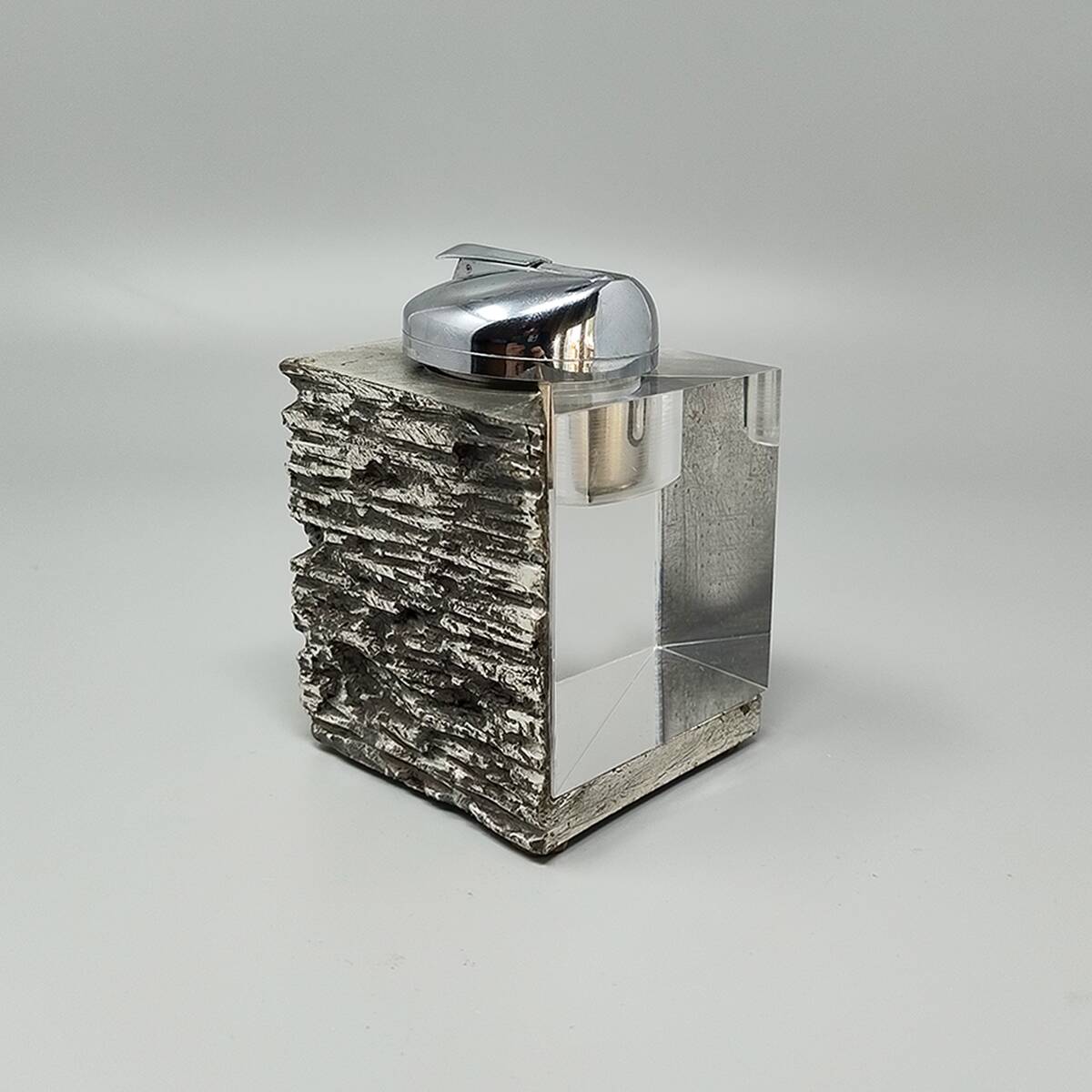 Ensemble de fumeurs brutaliste, Italie années 1970