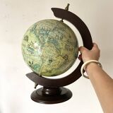 Globe terrestre vintage au style ancien