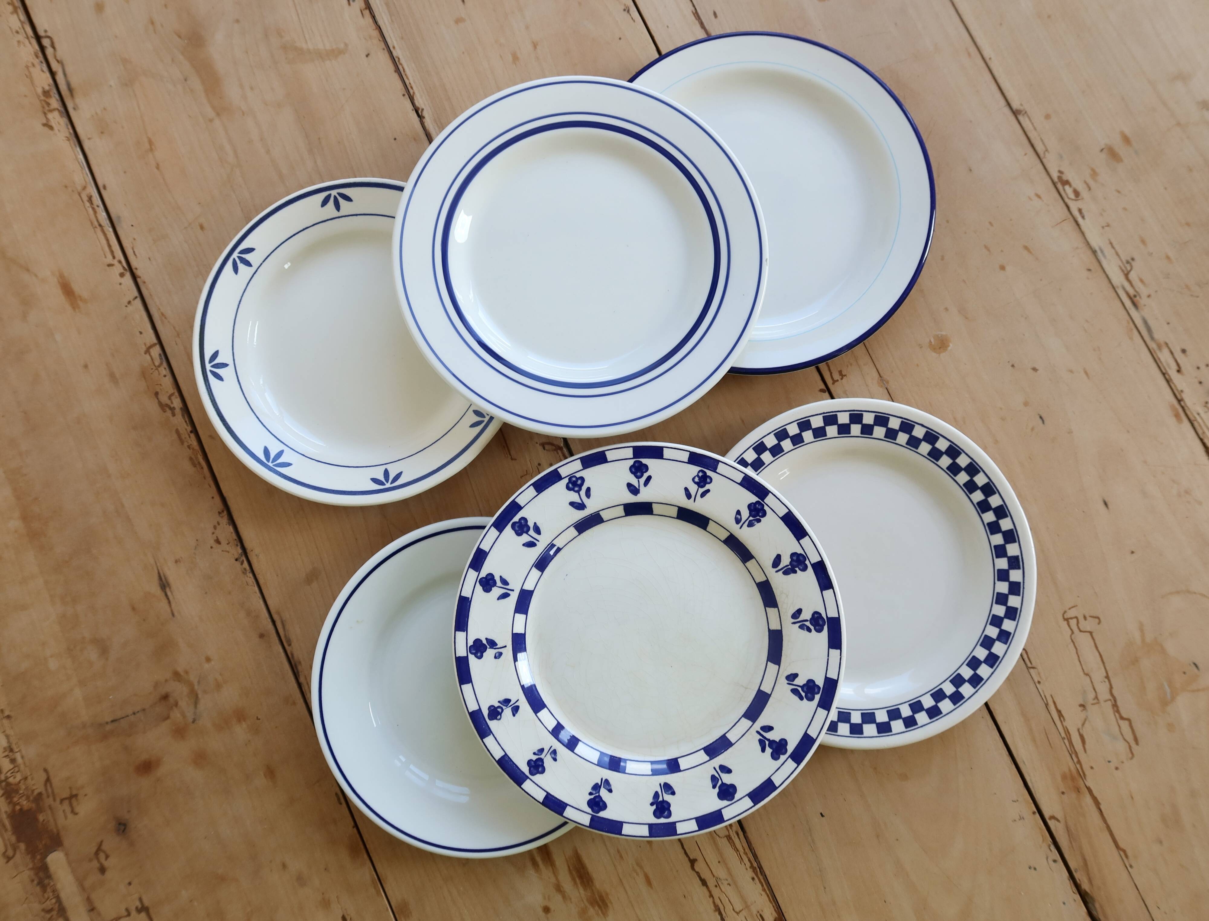 6 mismatched vintage dessert plates - Blue and white porcelain
