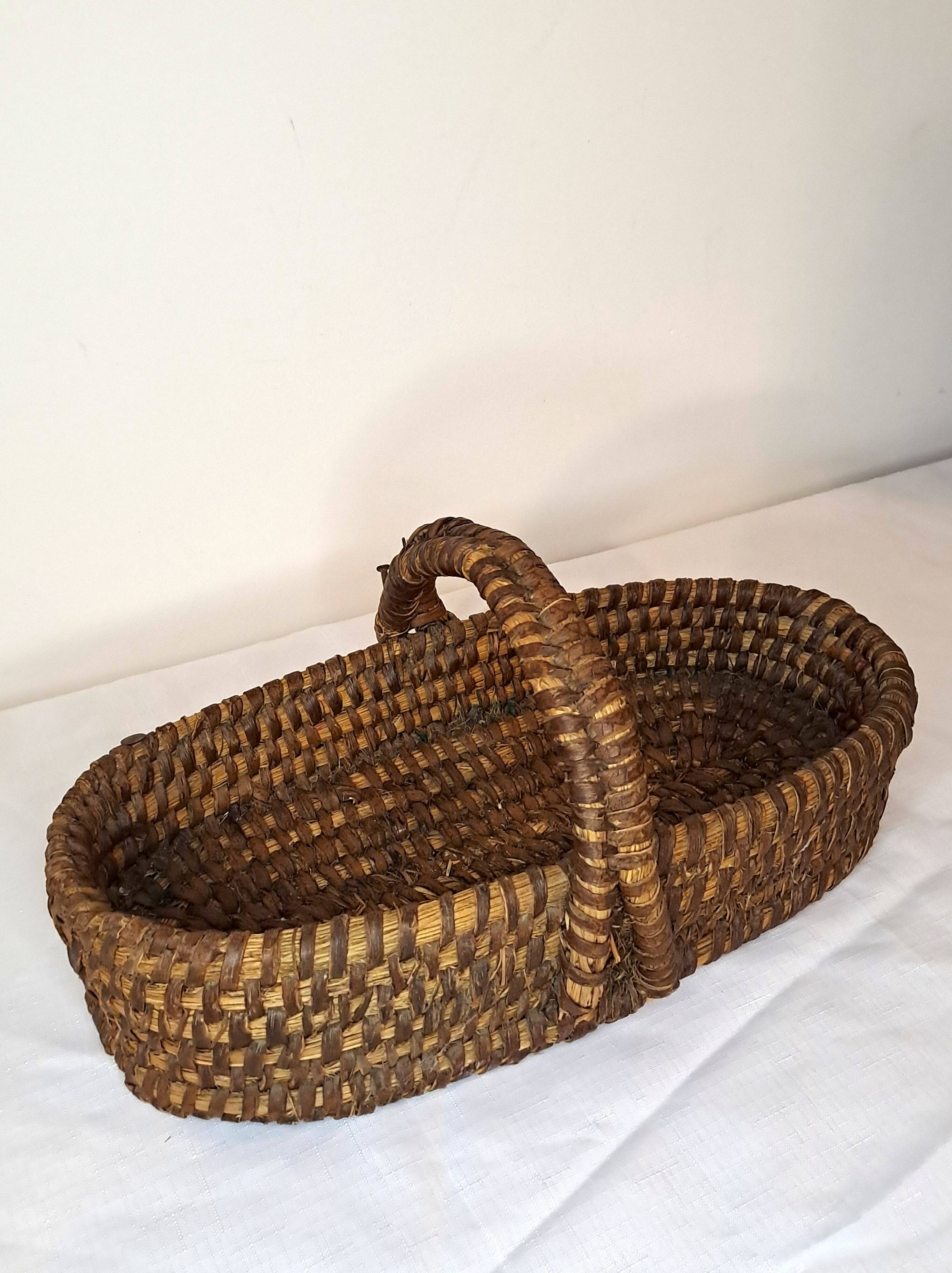 Vintage Oval Woven Rattan Basket – Authentic Rustic Charm