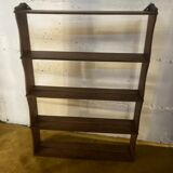 Hanging shelf for dishes