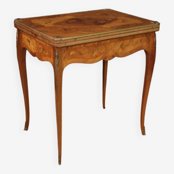 Table à jeux française en bois marqueté du 20ème siècle